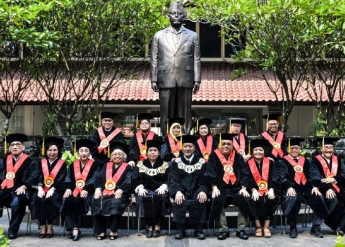 Daftar Guru Besar Fakultas Hukum Universitas Indonesia