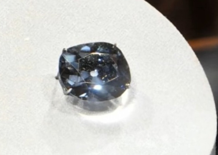 Hope Diamond: Batu Akik Paling Berharga dengan Sejarah Kelam yang Mengerikan