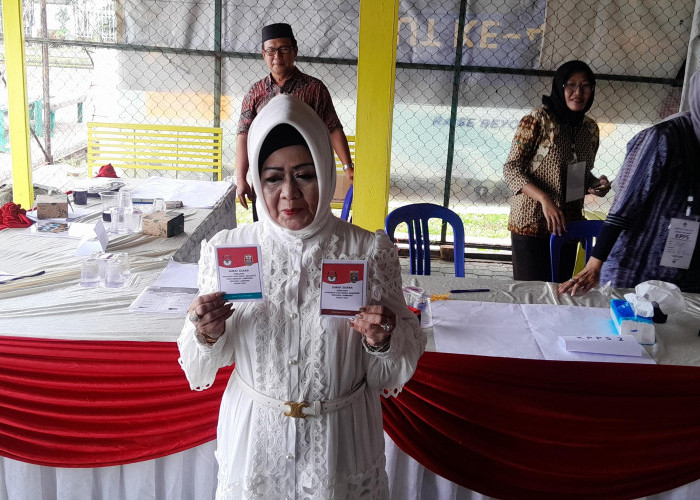 Coblos di TPS 13, Reihana Optimis 60% Hasil Positif Fokus pada Perubahan untuk Kota