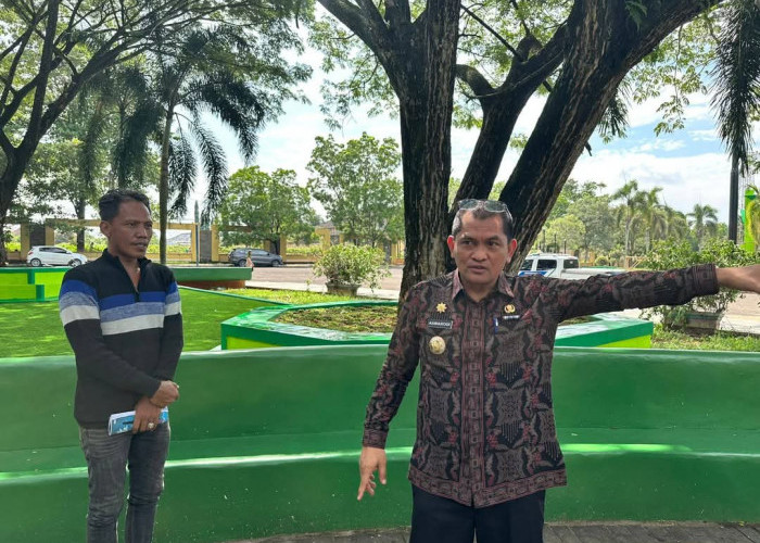 Aswarodi Tinjau Perbaikan Gedung Islamic Center Kotabumi