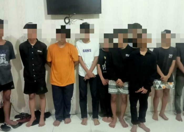10 Remaja Anggota Geng Motor Kedapatan Bawa Celurit hingga Pedang, Basecamp pun Turut Digeledah Polisi