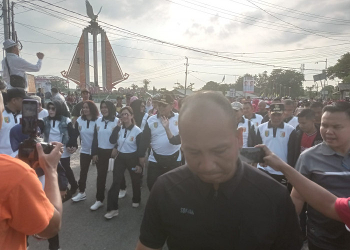 Ribuan Warga Tulang Bawang Ramaikan Jalan Sehat Bersama Gubernur Lampung