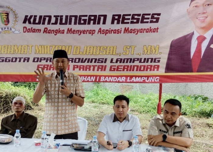 Anggota Komisi II DPRD Lampung Perjuangkan Kebersihan dan Air Bersih Masyarakat Pahoman 