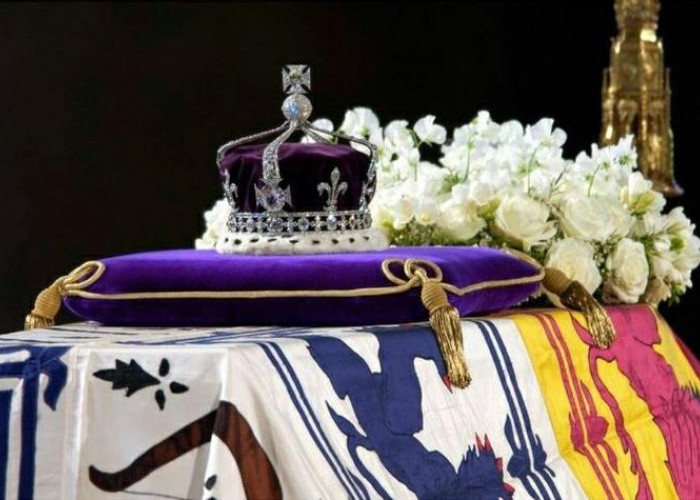 Camilla Bowles akan Kenakan Mahkota Kontroversial di Penobatan Raja Charles III Tahun Depan