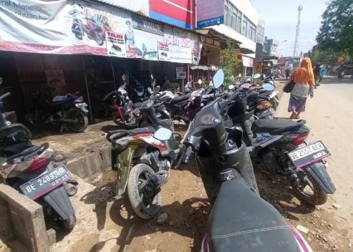 Kendaraan Rusak Terendam Banjir, Bengkel di Kecamatan Panjang Kebanjiran Orderan Servis Motor
