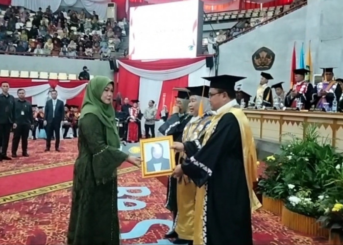 Haru, Ibunda Wakili Wisuda Mahasiswi Fakultas Kedokteran Universitas Lampung yang Meninggal 