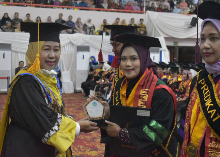 Inspiratif! Dokter Muda Unila Ini Selesaikan S2 Hanya 1 Tahun 4 Bulan dengan IPK 4,00 dan Jadi Lulusan Terbaik