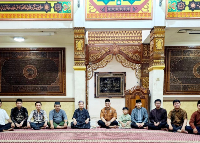 Tarawih Malam ke-13, Civitas Akademika Teknokrat Padati Masjid Asmaul Yusuf