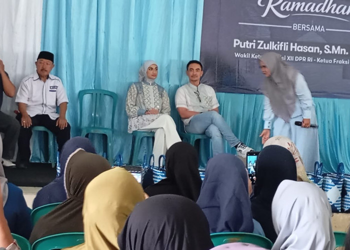 Berkunjung Ke Pringsewu, Putri Zulkifli Hasan Dengarkan Aspirasi Masyarakat Sekaligus Berbagi Bantuan