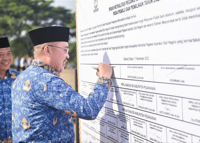 Tanda Tangan Ikrar, ASN Pesawaran Lampung Sepakat Jaga Netralitas Dalam Pemilu 2024