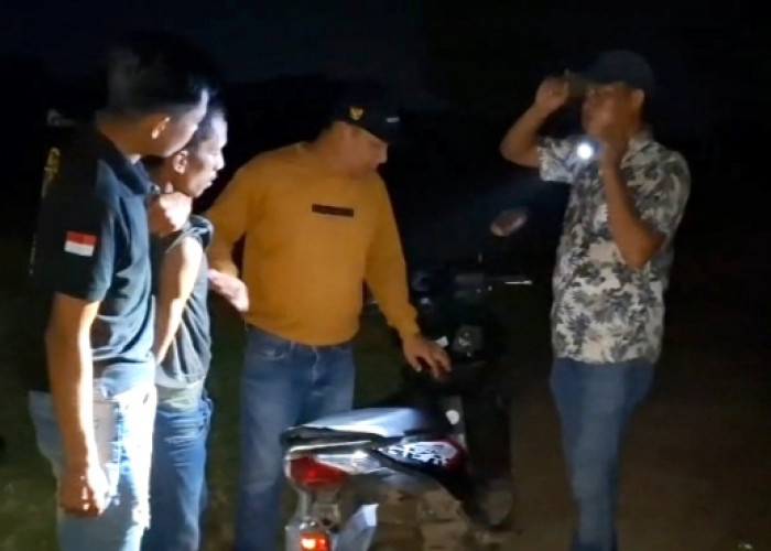 Sembunyikan Sabu Di Bawah Jok Motor, Warga Lampung Timur Digelandang ke Kantor Polisi 