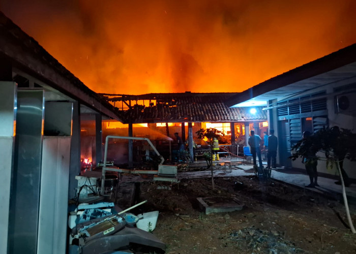 Api Lahap Gudang RSUD Ryacudu, Pengunjung Panik Berhamburan Keluar