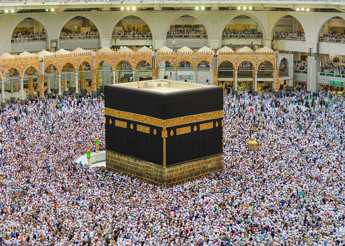 Tiga Kisah Inspiratif Naik Haji, Salah Satunya Pedagang Daun Pisang