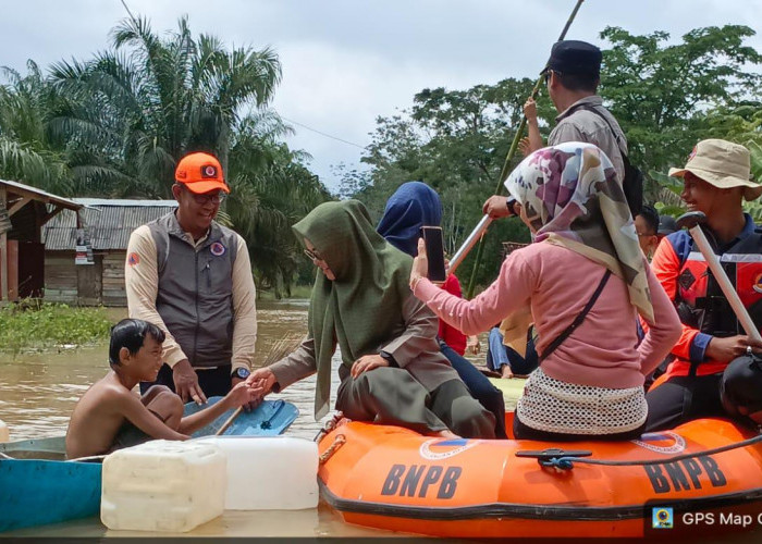 Puluhan Rumah Terendam Banjir, Pemkab Mesuji Salurkan Bantuan ke Labuhan Permai