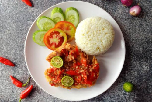 5 Rekomendasi Kedai Ayam Geprek Terenak dan Terkenal di Bandar Lampung, No.1 Favorit Banget!
