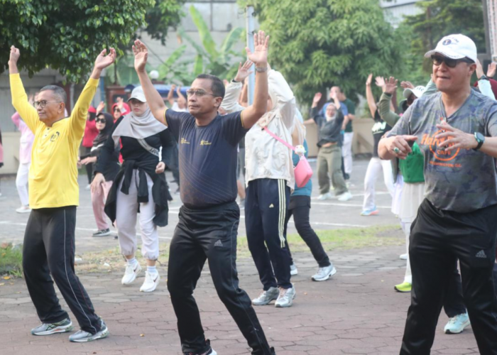 Dirut BPJS Kesehatan Ikut Senam Dahlan Iskan, Risiko Serangan Jantung dan Diabetes Disebut Bisa Menurun