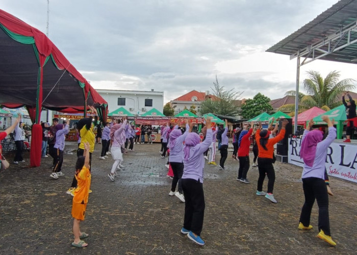 Suhu Yurike Buka Zumba di Nobar Piala Dunia dan Fun Food Festival Radar Lampung