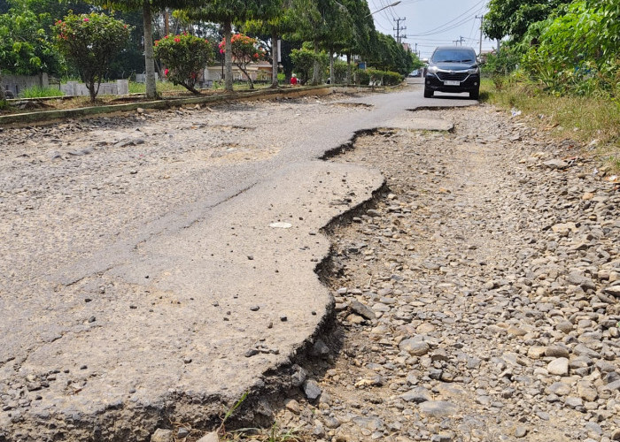 Jalan Lingkar Kota Kotabumi Selatan Rusak Parah, Perbaikan Segera Dilaksanakan Tahun 2025