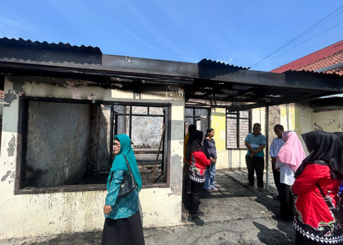 Korban Kebakaran Terima Bantuan, Berharap Bisa Bangun Rumah Kembali