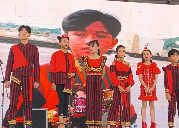 Mulai Dance Hingga Solo Song, AB Manajemen Hibur Pengunjung Fun Food Festival Radar Lampung