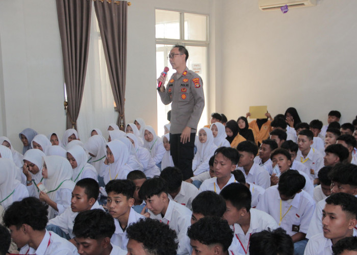 Ratusan Siswa Baru SMK Dapat Edukasi dari Polsek Abung, Tekankan Bahaya Narkoba dan Bullying