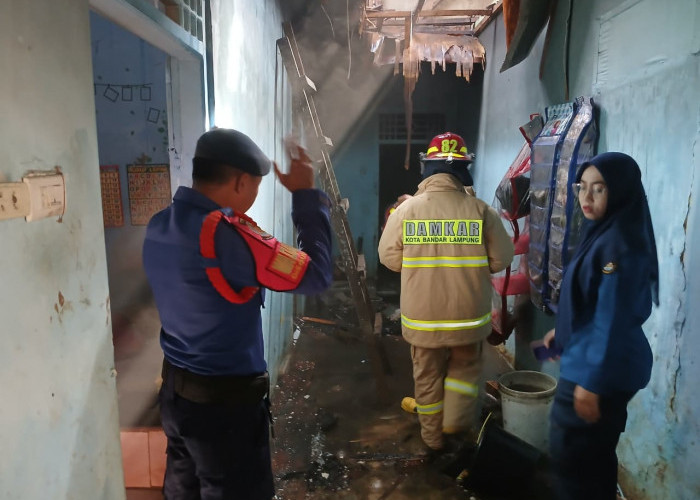 Kebakaran Melanda Rumah di Panjang, Kasur hingga Televisi Ludes Terbakar