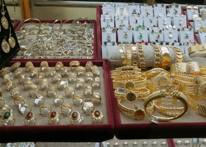 Harga Emas Antam di Logam Mulia Turun Tipis Jadi Rp2,599 Juta per Gram, Perak Justru Menguat