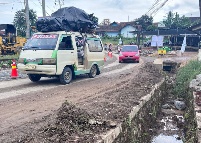 Jalan Pringsewu-Kalirejo Diperlebar, Disiapkan Jadi Jalur Andalan Lampung