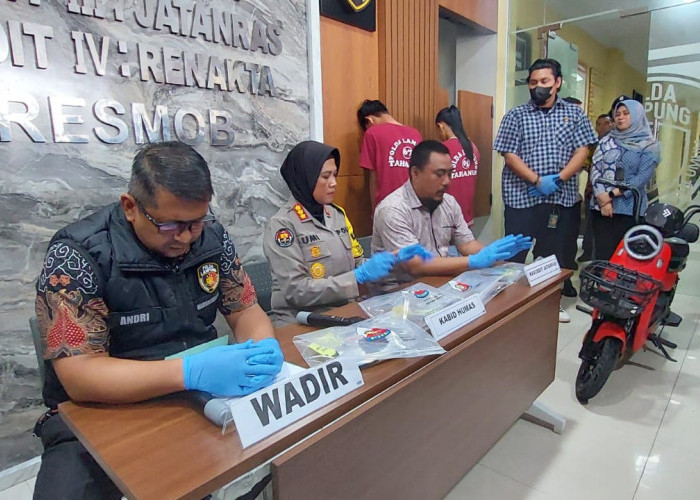 Polda Lampung Tangkap 2 Pelaku Ganjal ATM, Korban Rugi Ratusan Juta