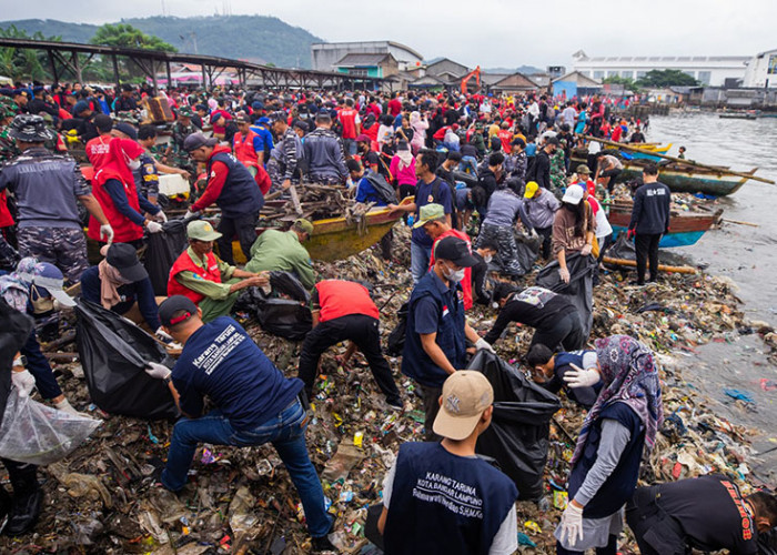 Pantai Sukaraja Viral, Pemkot Bandar Lampung Harus Evaluasi Pengelolaan Sampah 