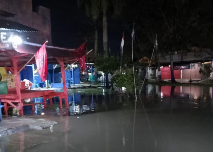 Hujan Guyur Bandar Lampung Sejak Sore, Wilayah Tanjung Senang Terendam Banjir