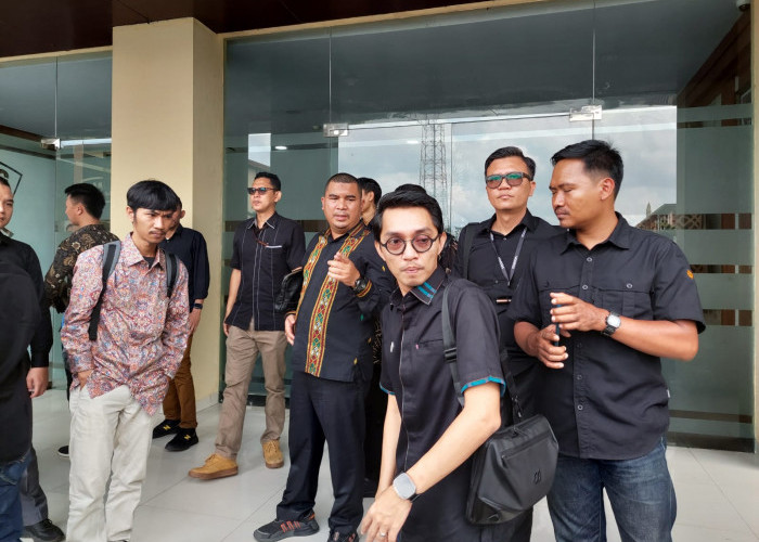 Puluhan Advokat Geruduk Polda Lampung, Sesalkan Rekan Sejawat Dijadikan Tersangka Penyerobotan Lahan