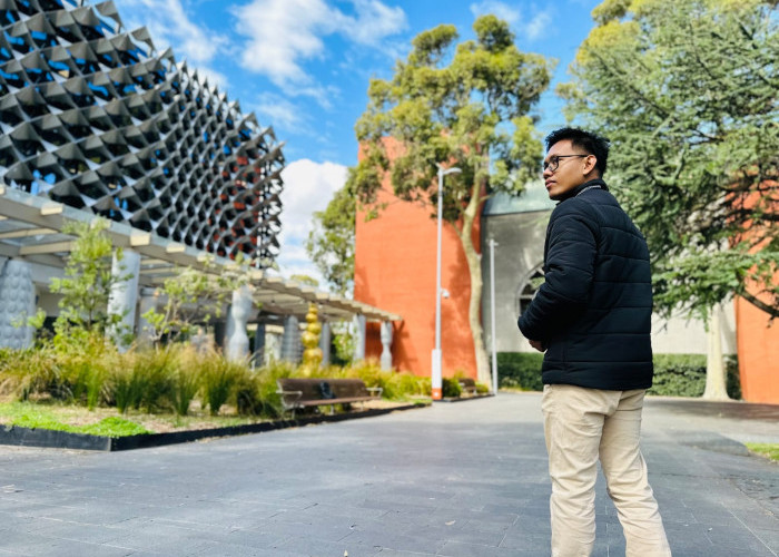 Dosen UTI Lanjutkan Sekolah ke Monash University Australia