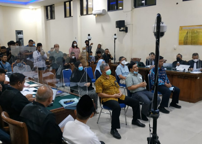 Majelis Hakim Tegur Wartawan yang Rekam Video saat Sidang Karomani