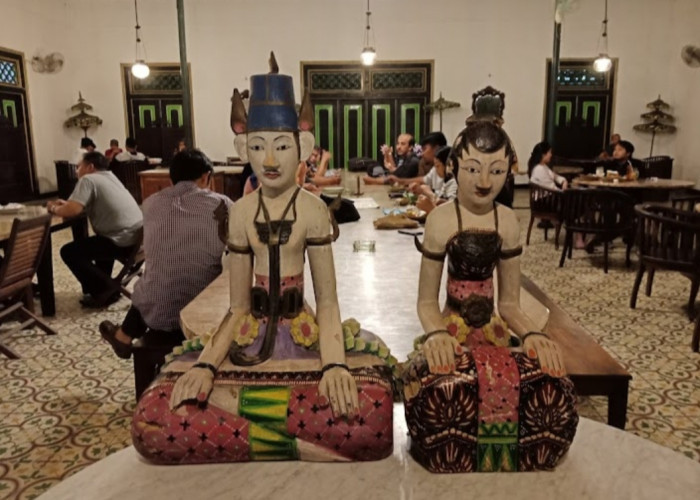 6 Referensi Angkringan Unik di Yogyakarta, Mulai Kuliner Legendaris hingga Lokasi Pembuatan Film Bumi Manusia