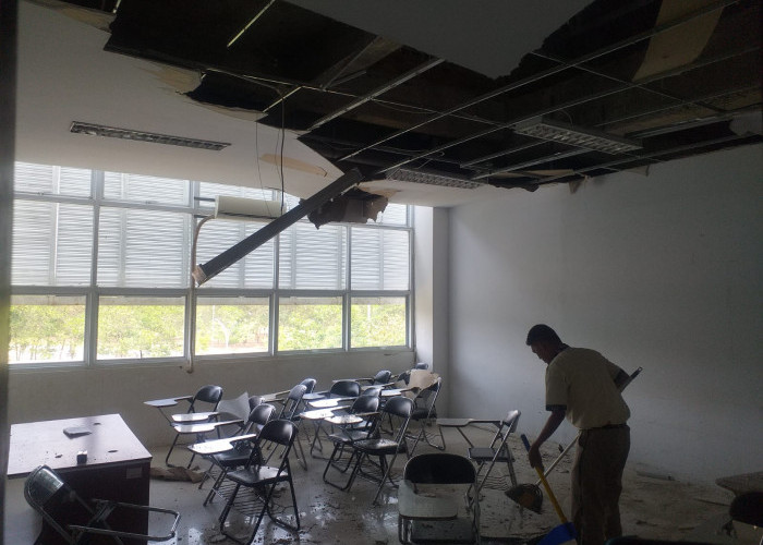 Waspada! Angin Kencang Mulai 'Mengamuk', Kerusakan Parah Terpa Gedung dan Fasilitas Kuliah Itera Pasca Hujan