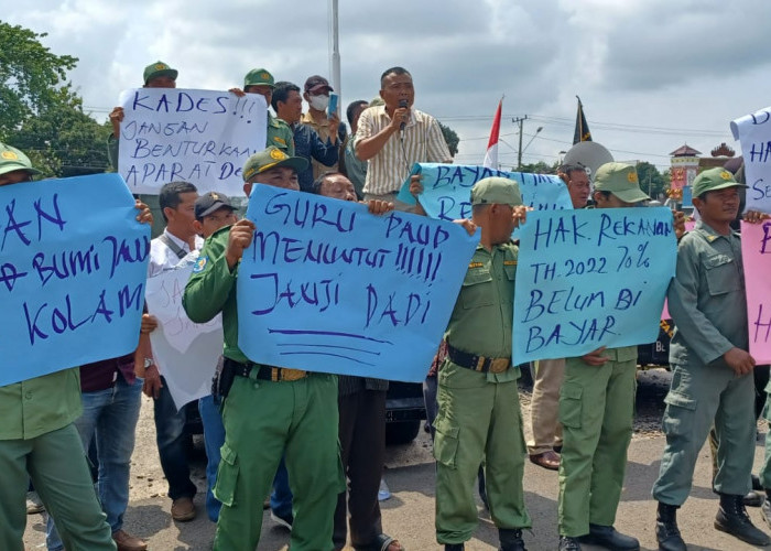 KT Dadi Gelar Demo, Tuntut Agar Insentif APD dan Dana Proyek di Lampung Timur Dibayar