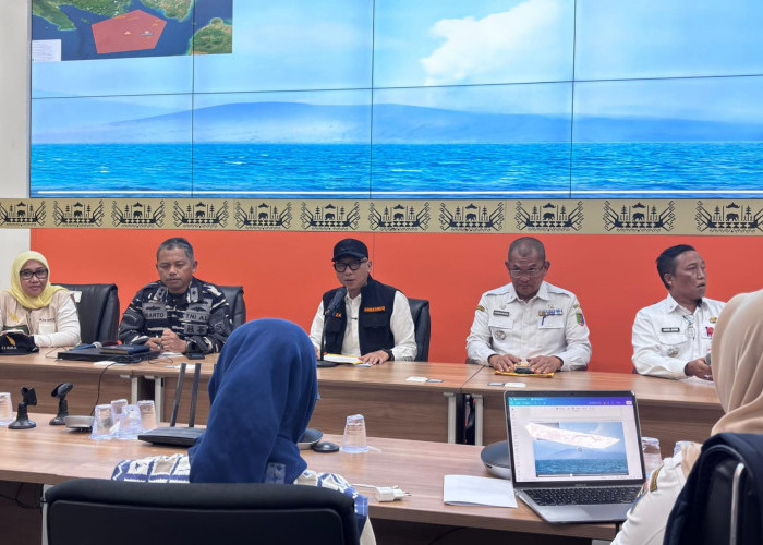 KRI Lepu Dekati Perairan GAK, Aktivitas Erupsi Mulai Menurun