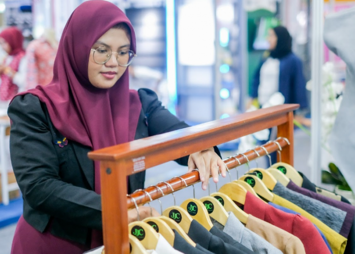 LinkUMKM BRI Dorong Pengusaha Perempuan Naik Kelas, JJC Rumah Jahit Sukses Kembangkan Fesyen Wastra Eksklusif