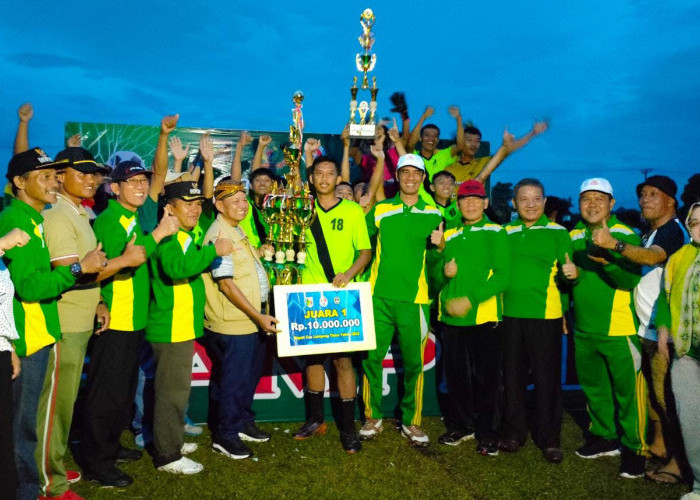 Menang Adu Pinalti, Tim Kecamatan Jabung Juara Pertama Kompetisi Sepak Bola Bupati Lampung Timur Cup  