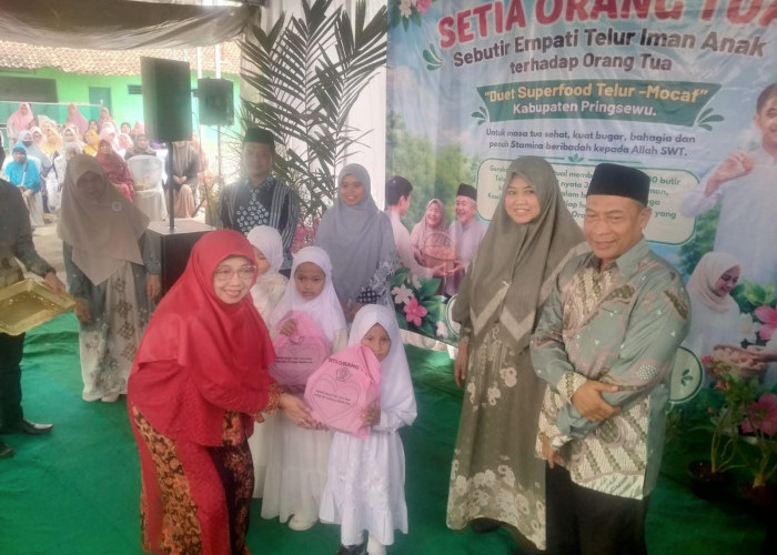 Yayasan Hj. Hardini Muksalamina Gelar Baksos Pembagian Telur Sekaligus Launching Gerakan SETIA Orang Tua