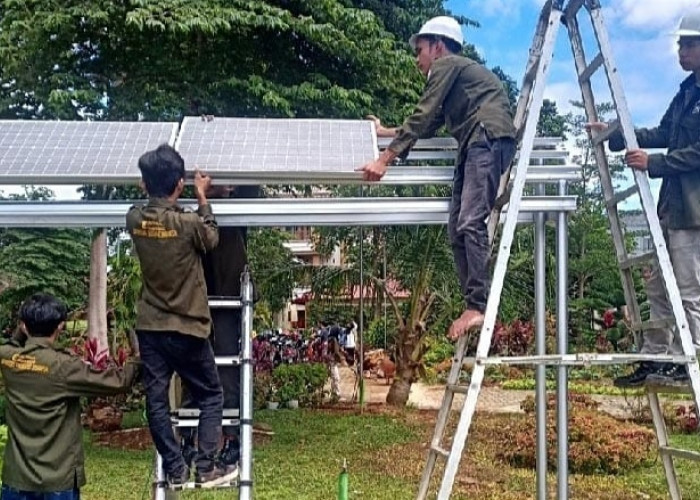 Bangun PLTS, UTI Dukung Indonesia Menuju Energi Terbarukan
