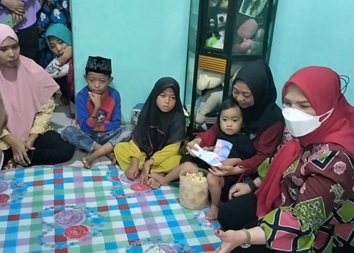 Wali Kota Bandar Lampung Beri Santunan dan Berangkatkan Umrah Istri Korban Insiden Lift Az Zahra 