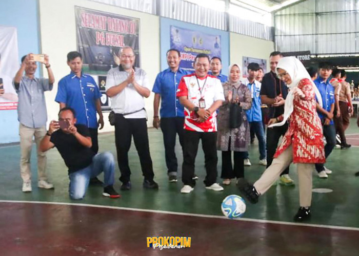 Buka Open Turnamen Futsal KNPI Cup, Nanda Indira Ajak Masyarakat Bergaya Hidup Sehat 