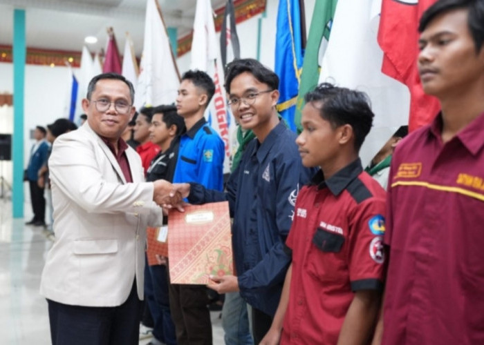 Wakil Rektor Unila Prof Sunyono Hadiri  Pengukuhan 37 Organisasi Kemahasiswaan Tingkat Universitas 