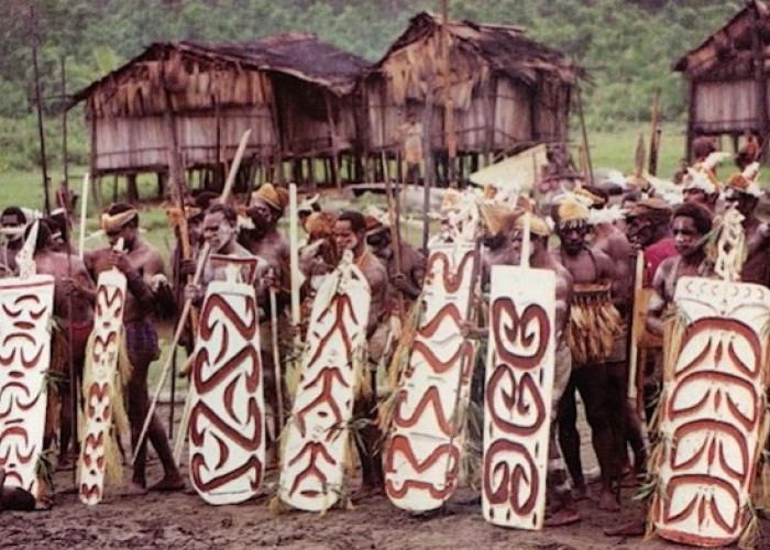 Mengenal Suku Asal Indonesia yang Disebut Titisan Dewa