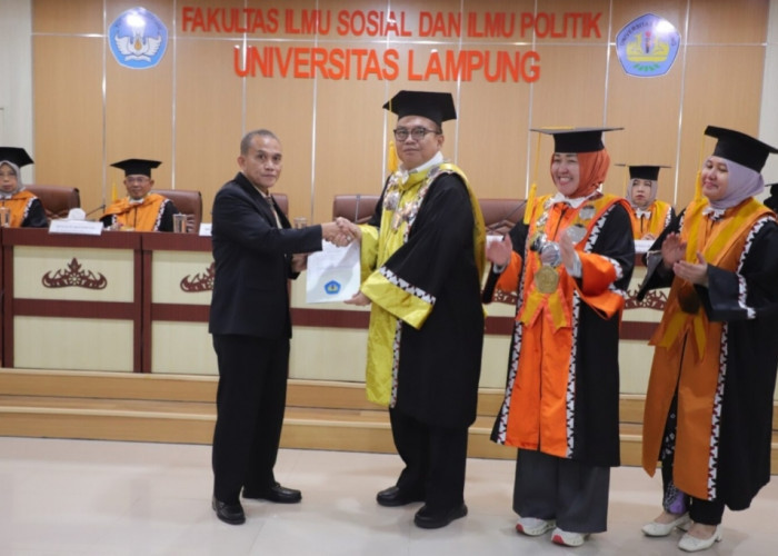 Sidang Promosi Doktor FISIP Unila: Ristu Irham Usung Inovasi Dashboard untuk Pendidikan Tulang Bawang