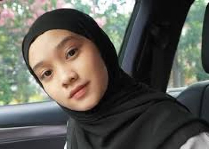 Jejak Hijrah di Usia Muda: Kisah Naisa Alifia Yuriza yang Dulu Riuh di Layar Kini Teduh dalam Doa