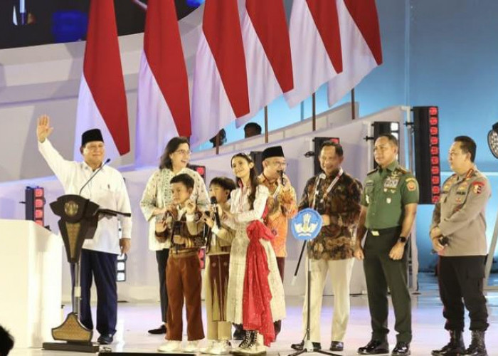 Bukan Cuma Naik Gaji, Presiden Prabowo Berencana Berikan Bantuan Pendidikan Guru Hingga S1 Pada 2025