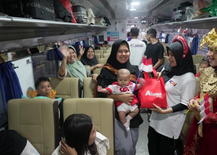 Semarak HUT ke-81 RI, KAI Divre IV Ajak Penumpang Nyanyikan Indonesia Raya dan Lomba Seru di Atas Kereta Api
